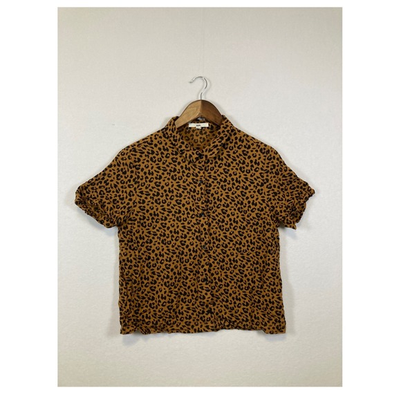 Vans Tops - Vans Leopard Print Button Up Shirt Women's Size Medium Short Sleeve Collared Top
